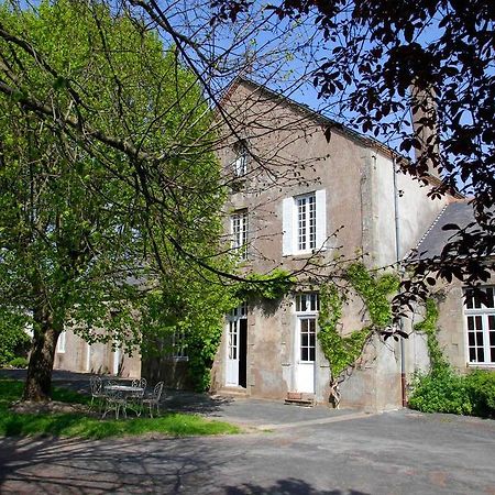 La Bonne Ecole Bed and Breakfast Les Landes-Genusson Exteriör bild