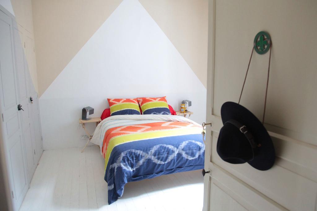 La Bonne Ecole Bed and Breakfast Les Landes-Genusson Exteriör bild